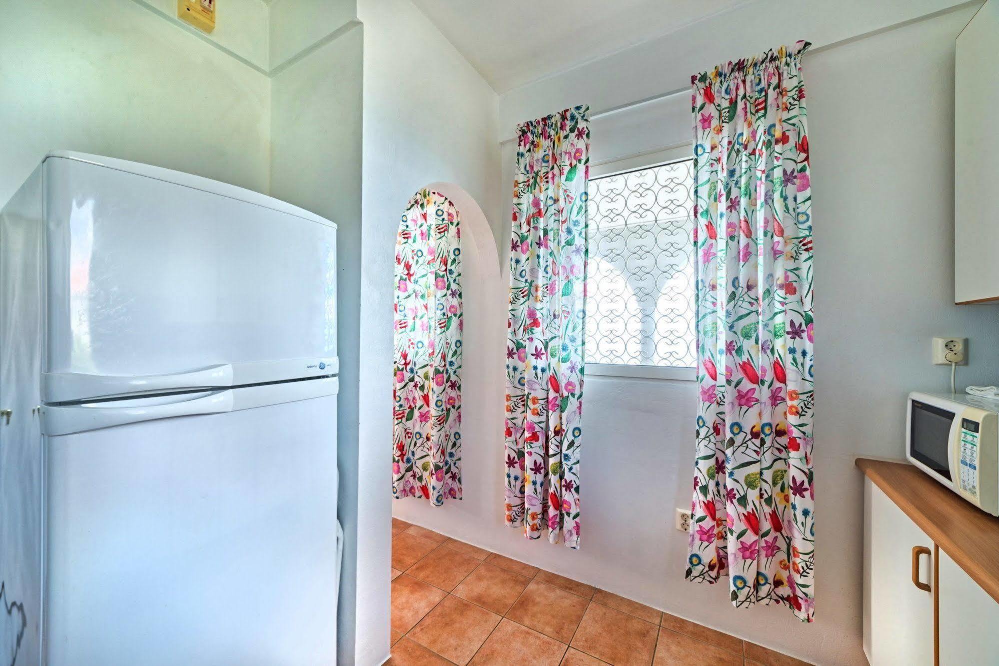 Caribbean Sea View Holiday Apartments Méro Zewnętrze zdjęcie